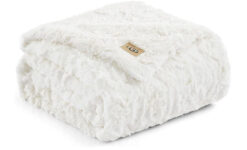 שמיכת פינוק UGG Adalee