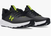 Under Armour Charged Revitalize