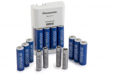 סט מטען, 10 סוללות AA ו- 4 סוללות AAA של eneloop פנסוניק